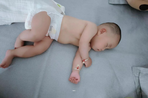 定边宝宝夏天要穿袜子吗